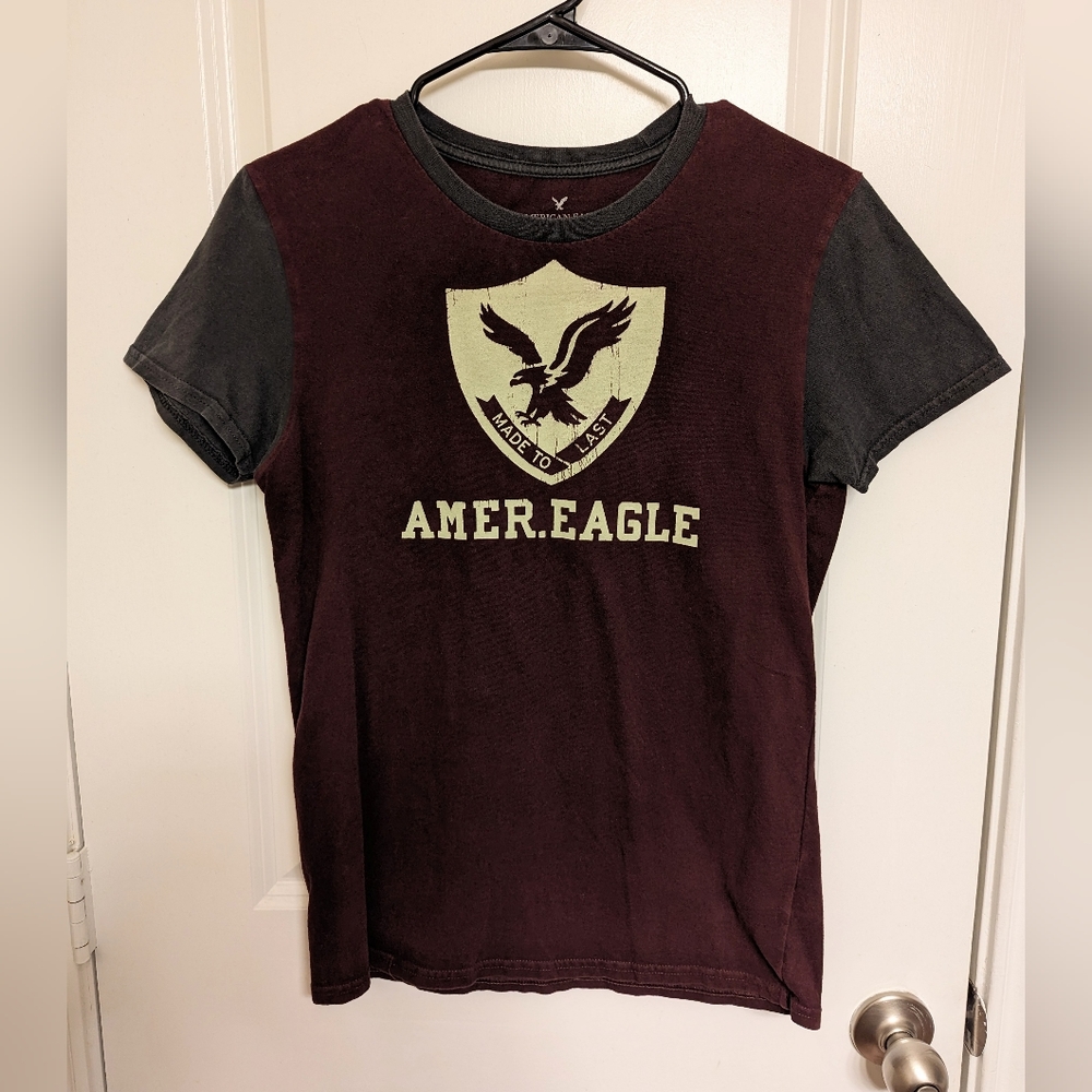 American Eagle T-shirt Small